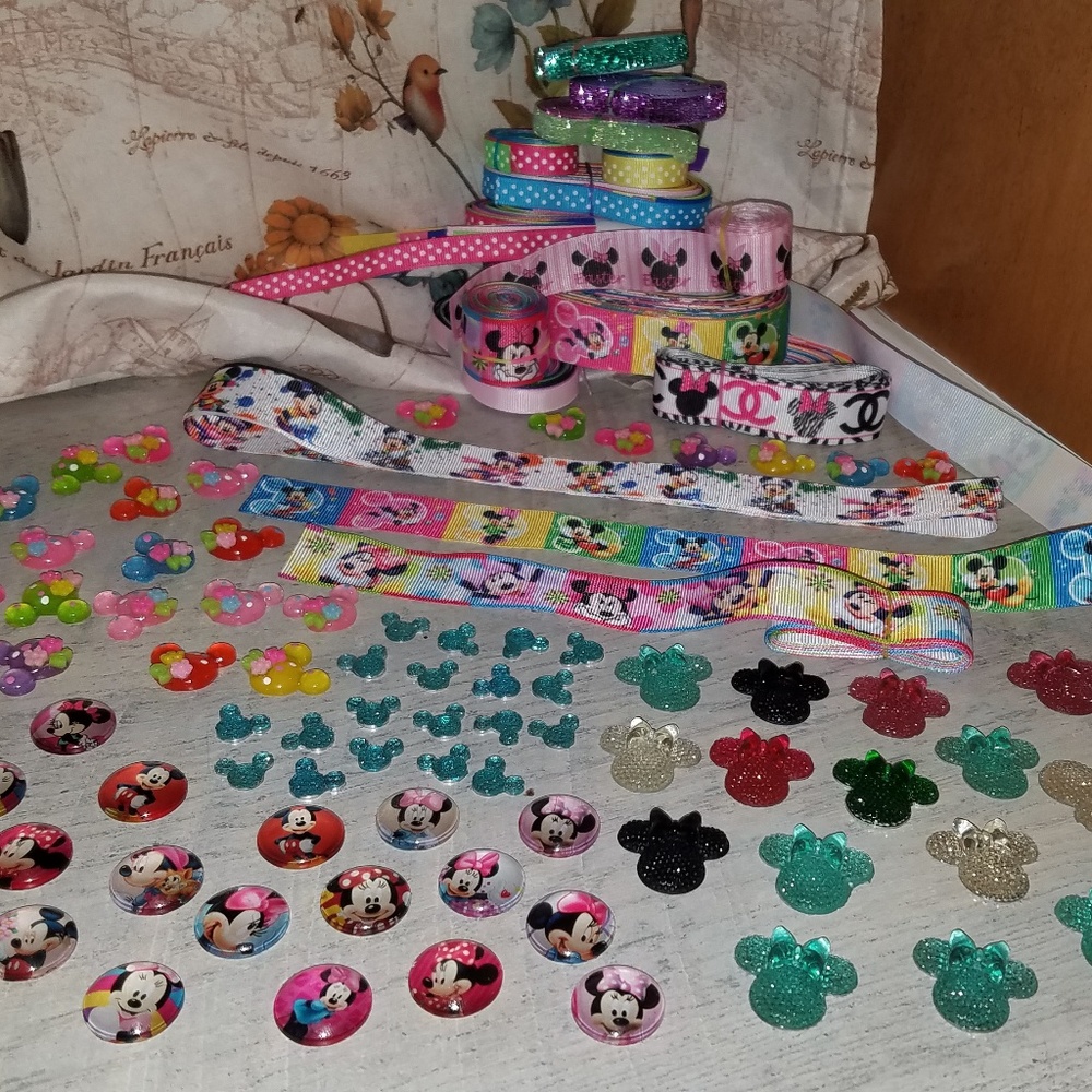 Minnie/Mickey mouse crafts lot